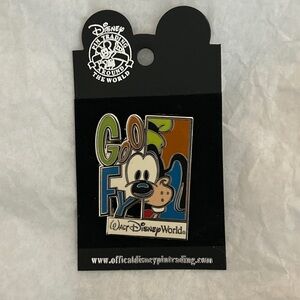 Walt Disney World Goofy Trading Pin WDW‎ Mickey Card Vintage